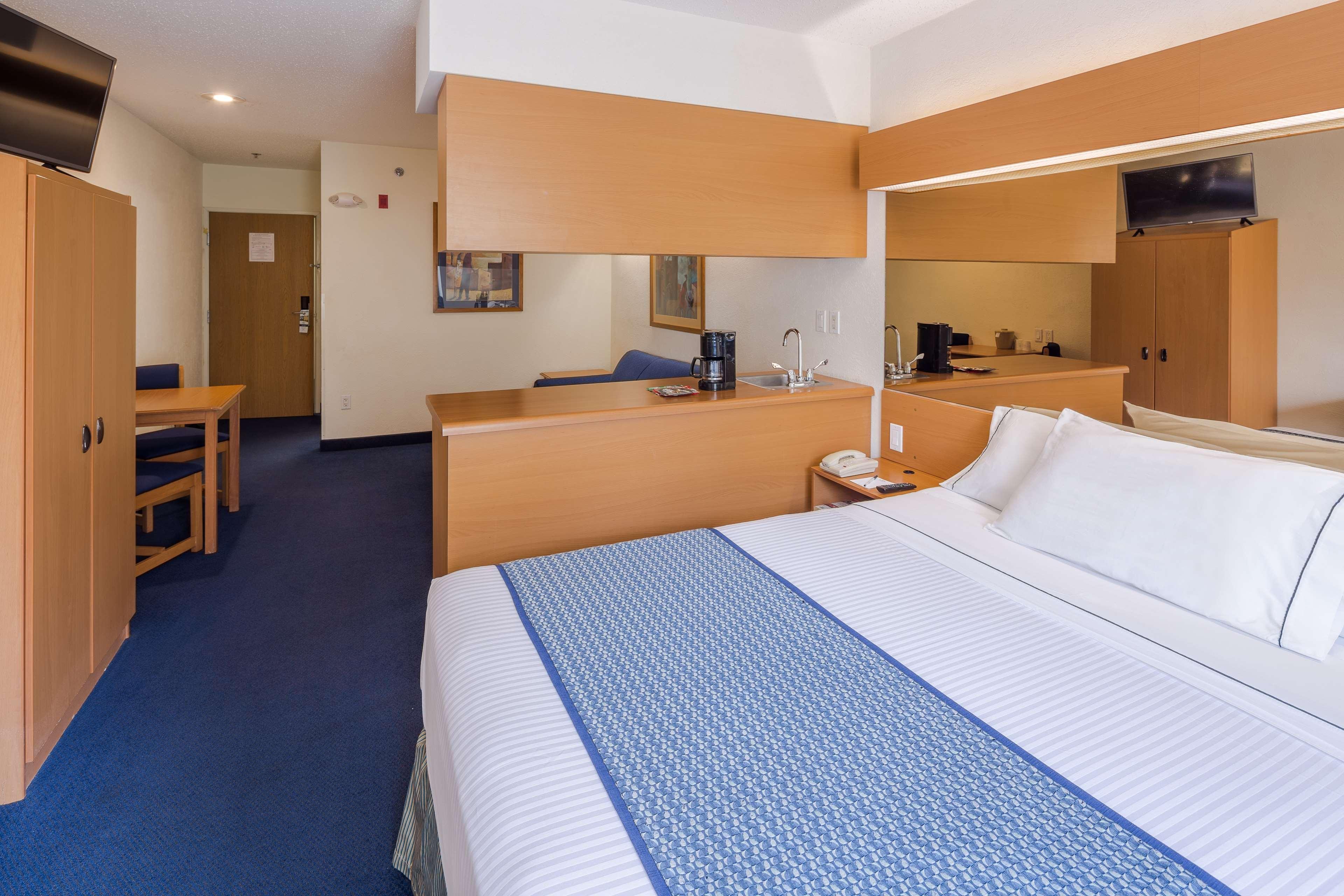 Microtel Inn & Suites By Wyndham Culiacán Extérieur photo