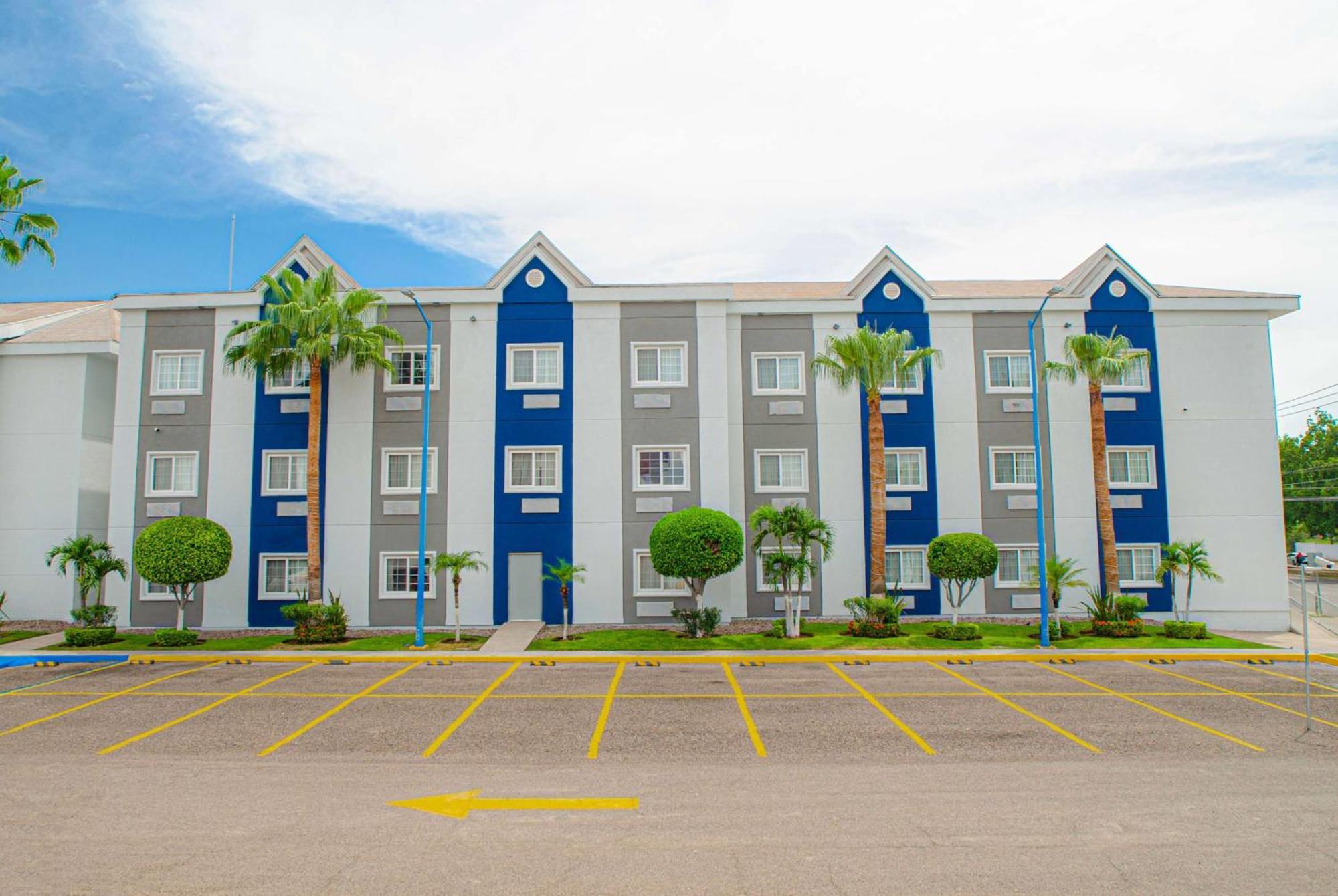Microtel Inn & Suites By Wyndham Culiacán Extérieur photo