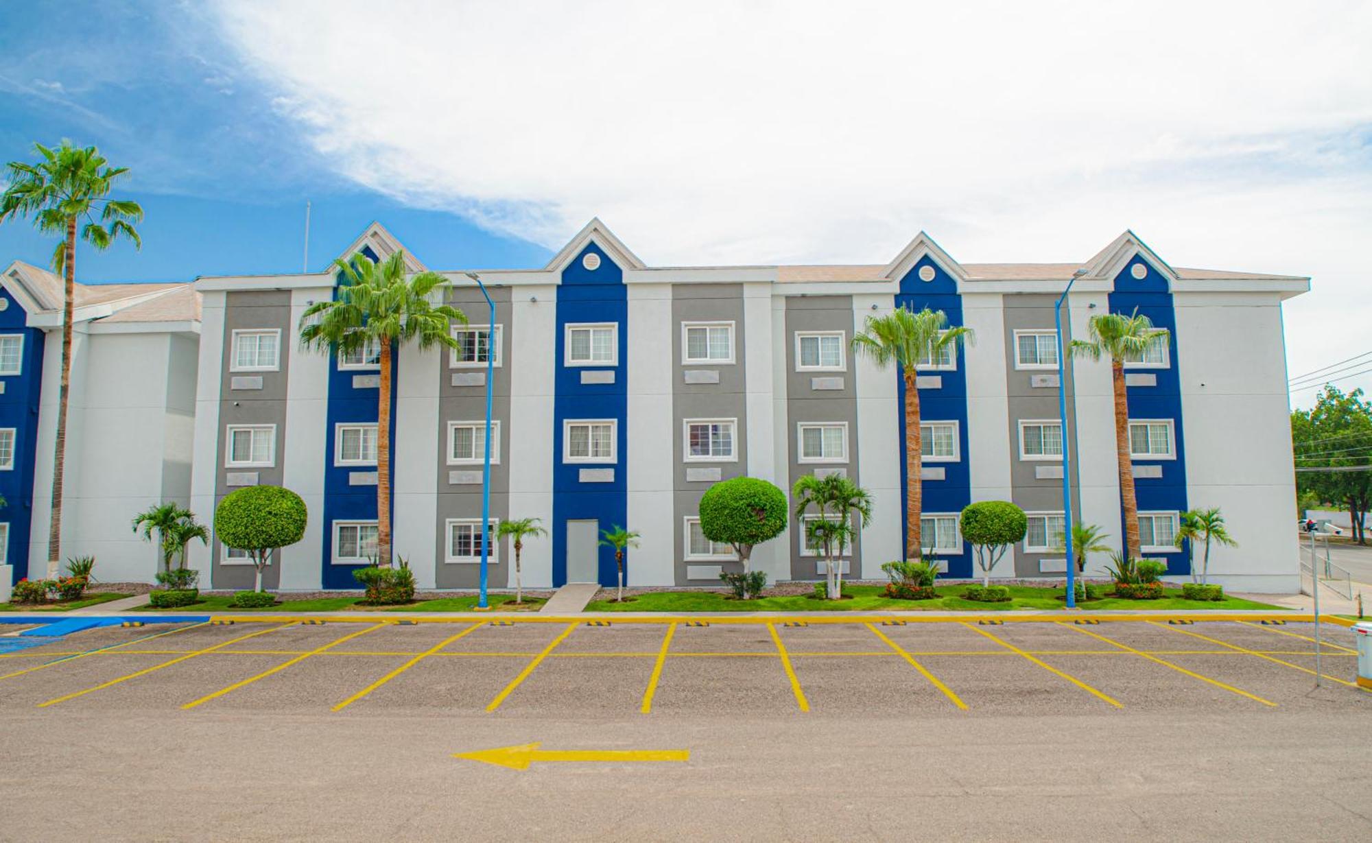 Microtel Inn & Suites By Wyndham Culiacán Extérieur photo