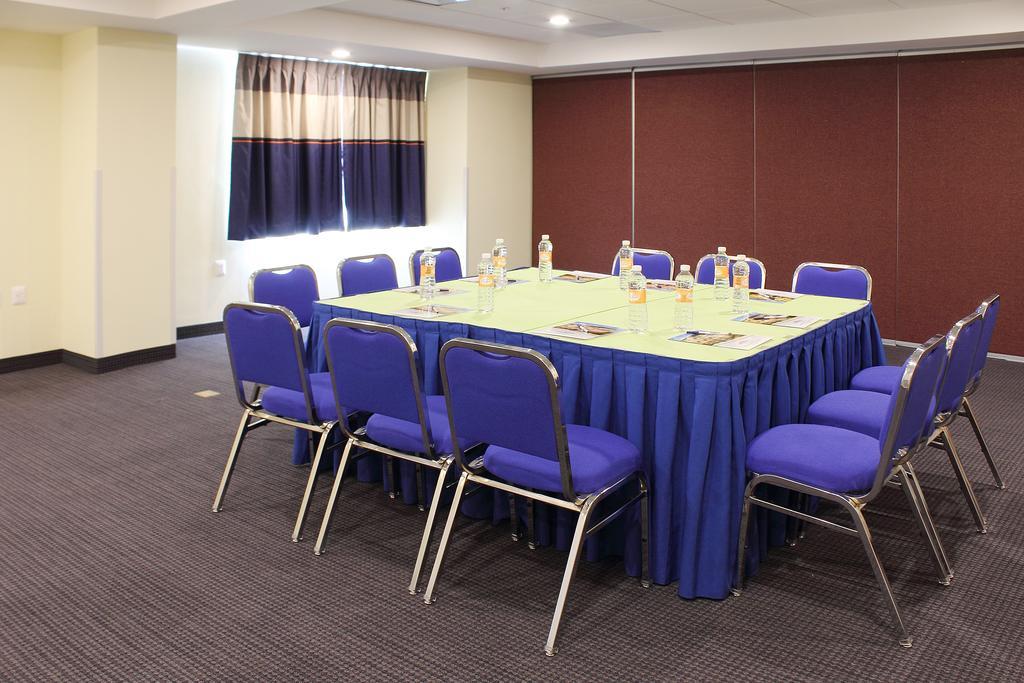 Microtel Inn & Suites By Wyndham Culiacán Extérieur photo