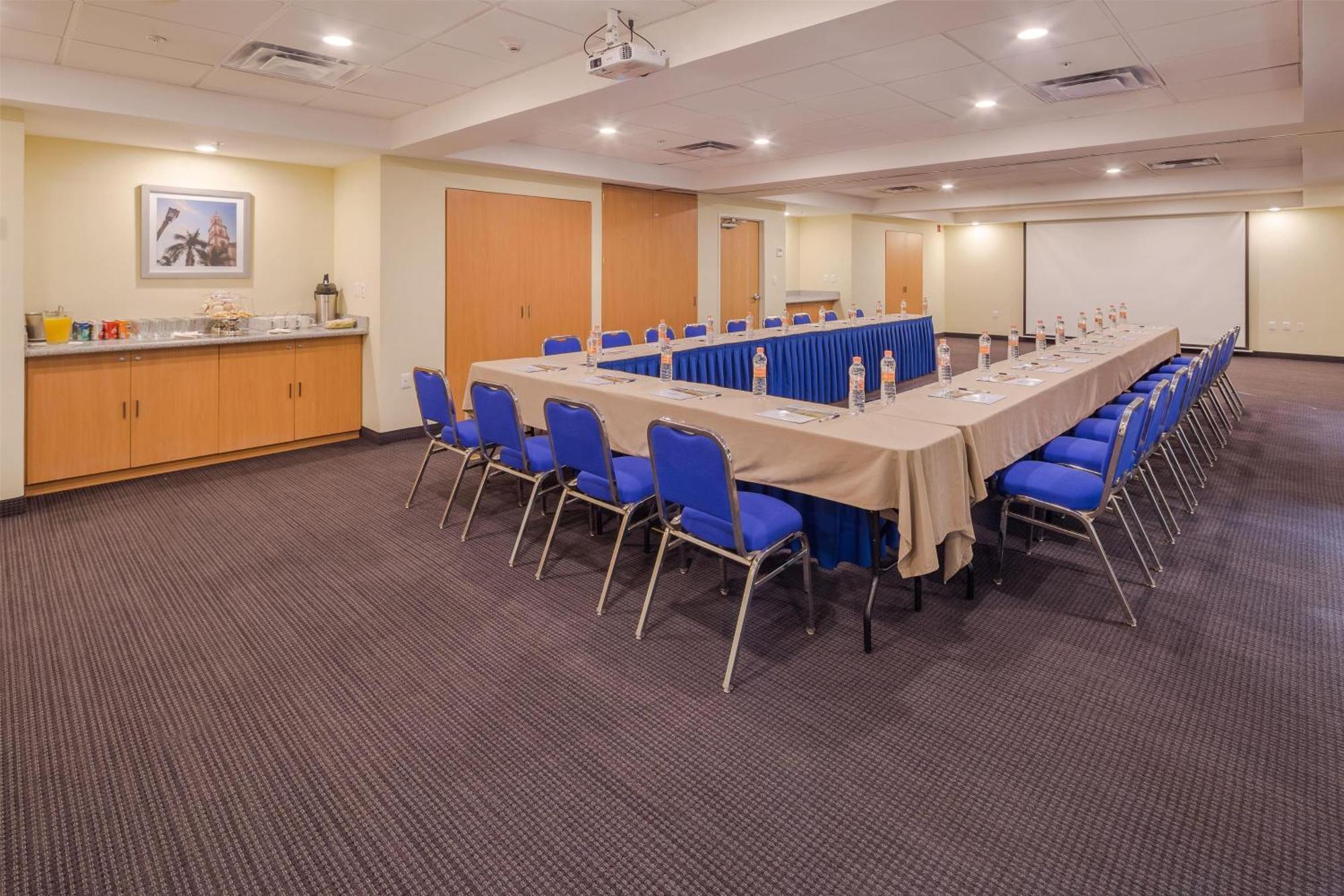 Microtel Inn & Suites By Wyndham Culiacán Extérieur photo