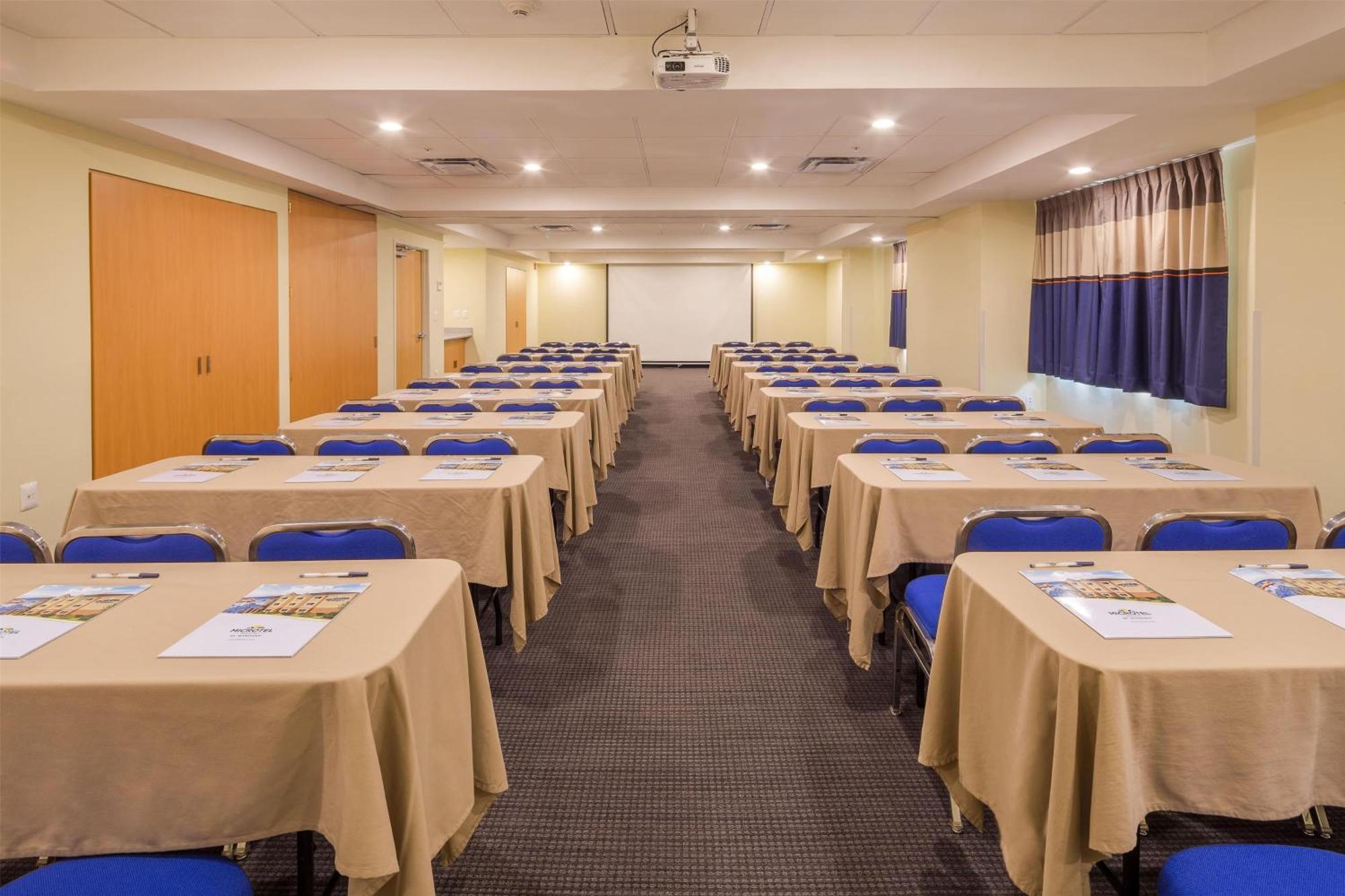 Microtel Inn & Suites By Wyndham Culiacán Extérieur photo