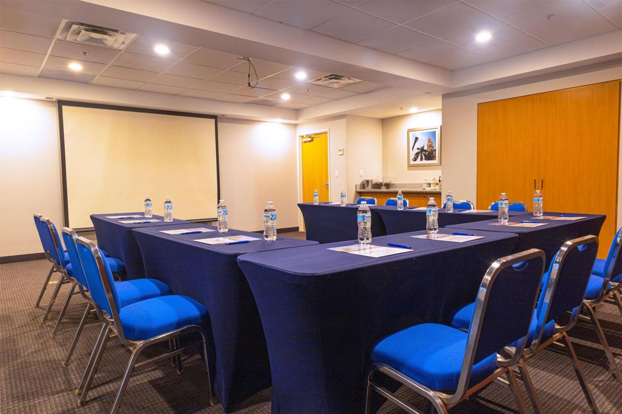 Microtel Inn & Suites By Wyndham Culiacán Extérieur photo